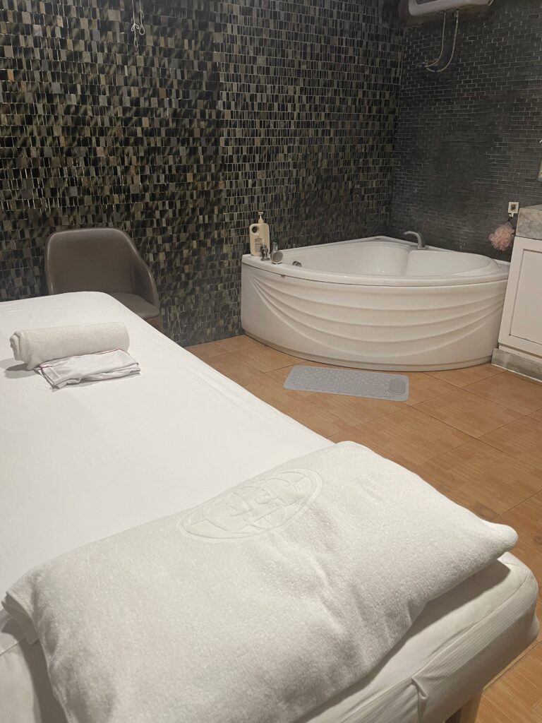 プレイ内容 | トゥドゥック/エロマッサージ/Massage Phụng Thủy